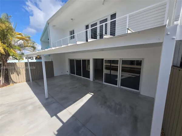 $6,000 | 834 Raymond Street, Miami Beach, FL 33141