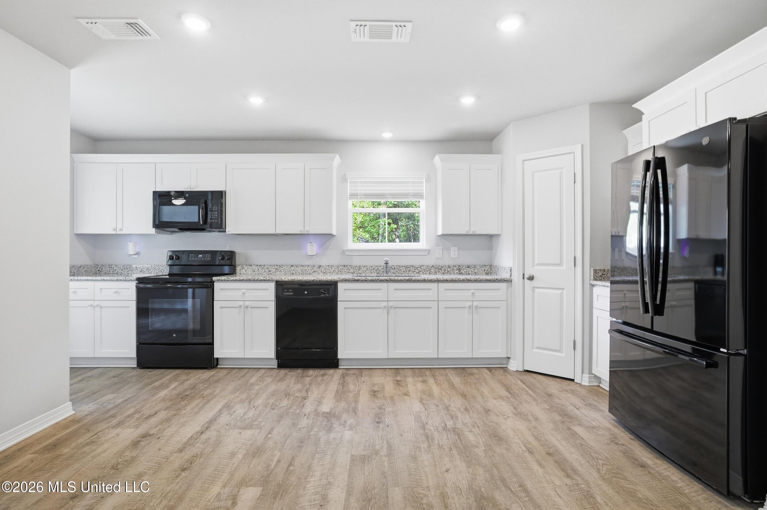 9826 Ala Moana Street Diamondhead, MS 39525 - Photo 14 of 44 14_r6__2158