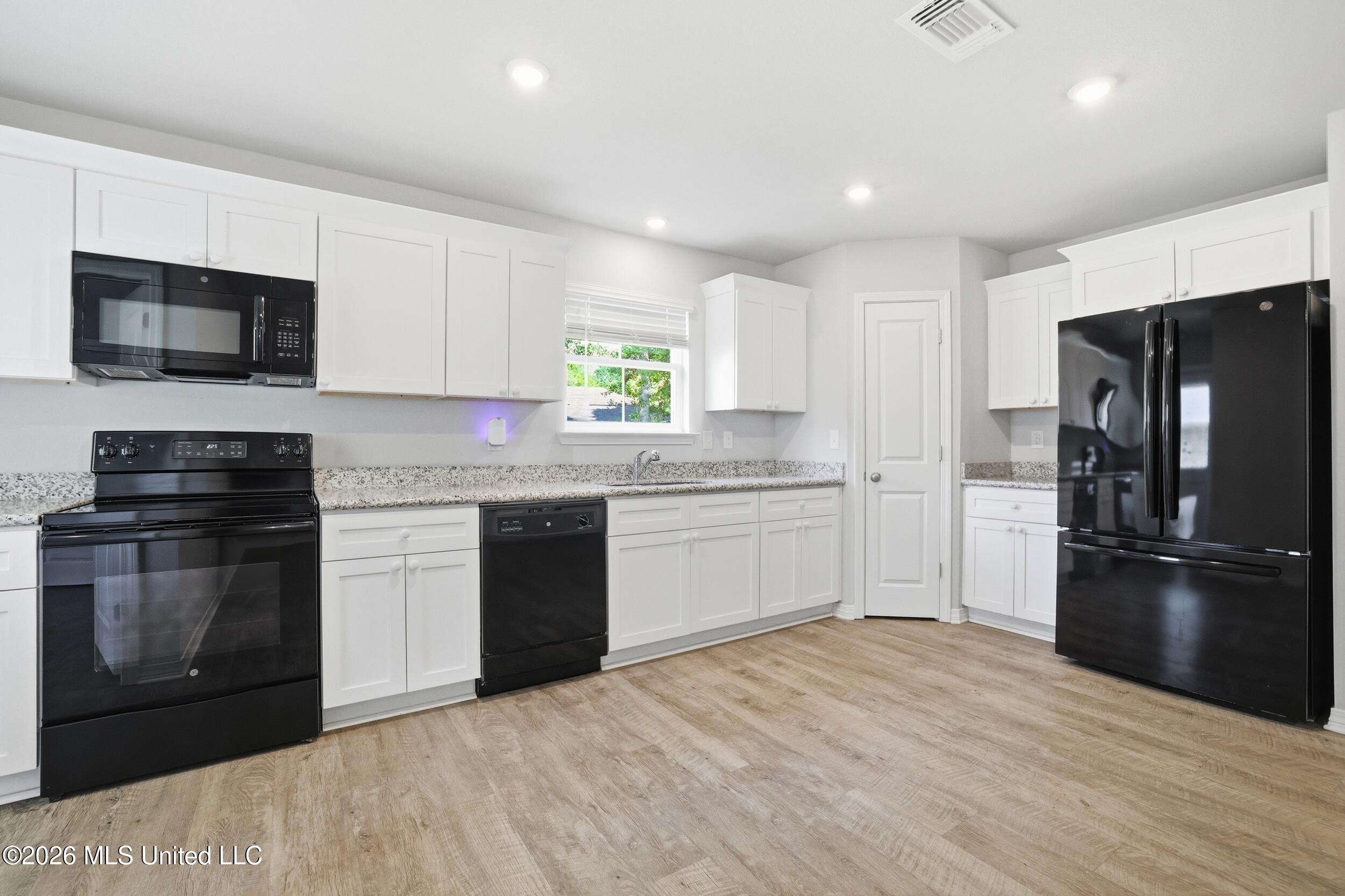 9826 Ala Moana Street Diamondhead, MS 39525 - Photo 15 of 44 15_r6__2163