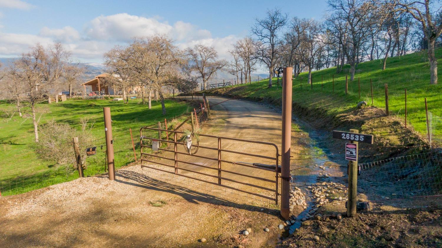 0 Apn Road, Unit 13836007 Clovis, CA 93619 - Photo 25 of 65 a view of a park with large trees