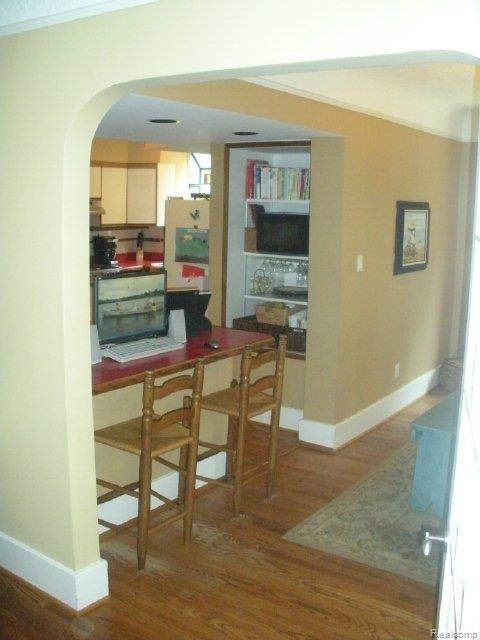 937 Fisher Road Grosse Pointe, MI 48230 - Photo 12 of 24 Breakfast Bar