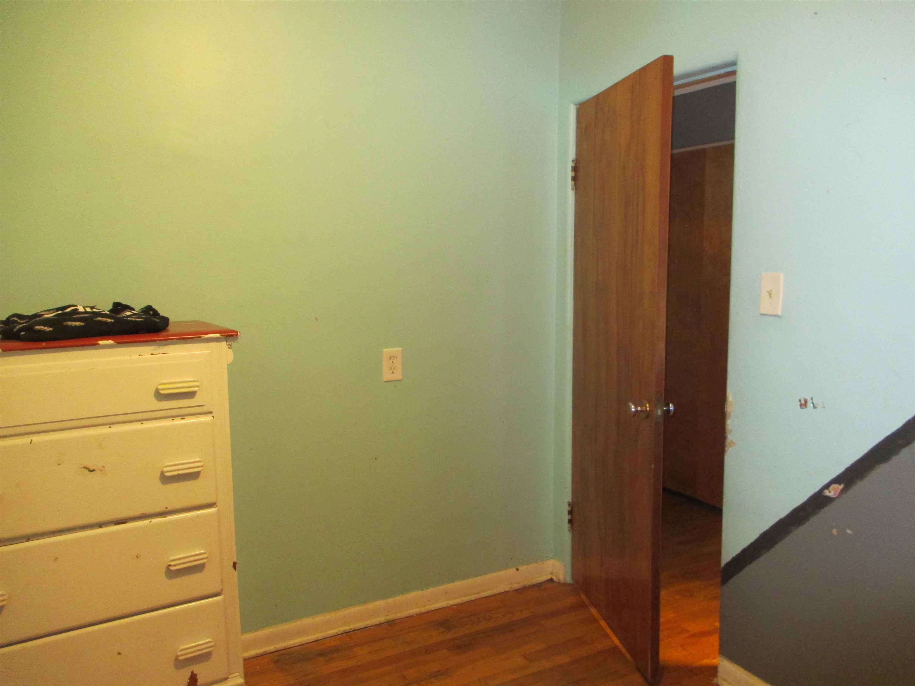 3468 North Linden Road Flint, MI 48504 - Photo 13 of 23 50097328-15.JPG