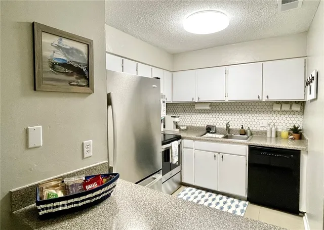 $2,500 | 850 Mallery Street, St. Simons Island, GA 31522