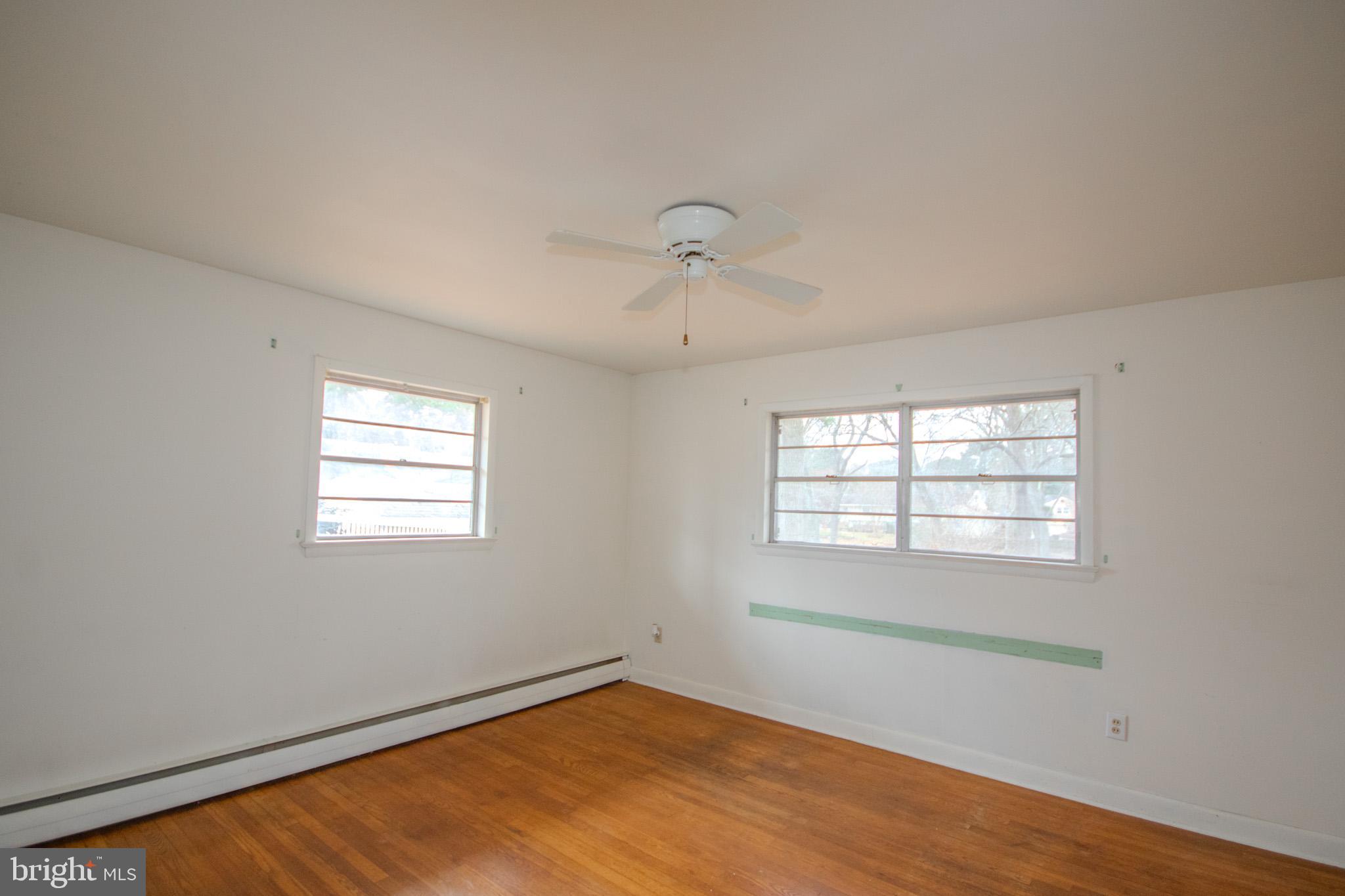 633 Ridge Road Salisbury, MD 21801 - Photo 20 of 45 an empty room with a window