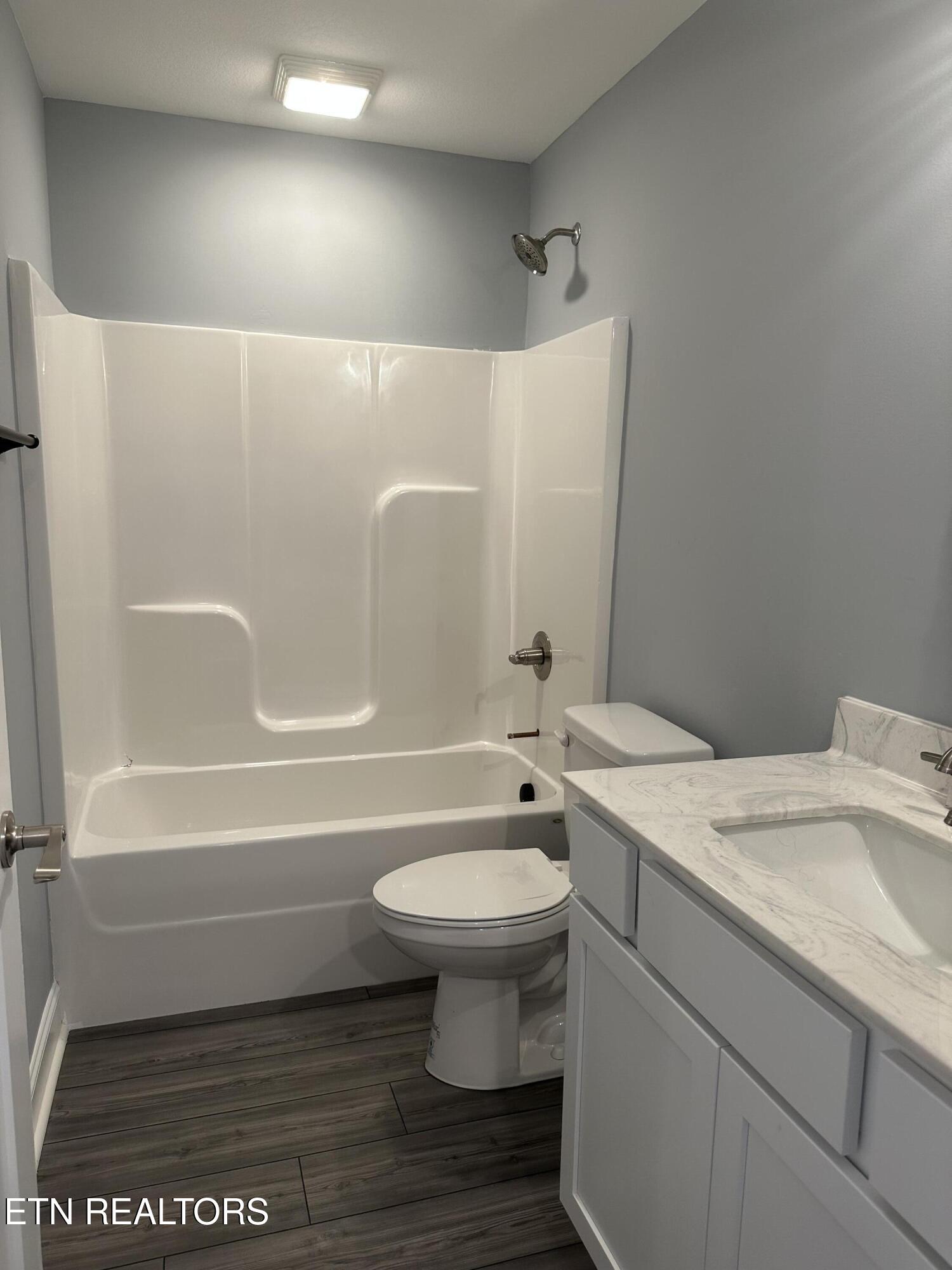 540 Henderson Road, Unit 26 Pigeon Forge, TN 37862 - Photo 26 of 41 Guest Bathroom