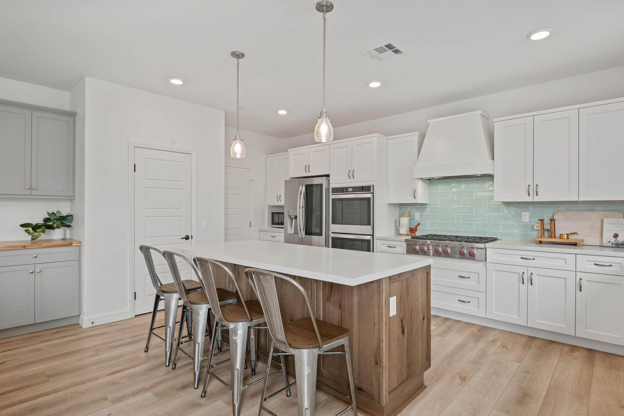 2171 Moro Way Santa Paula, CA 93060 - Photo 11 of 57 Kitchen