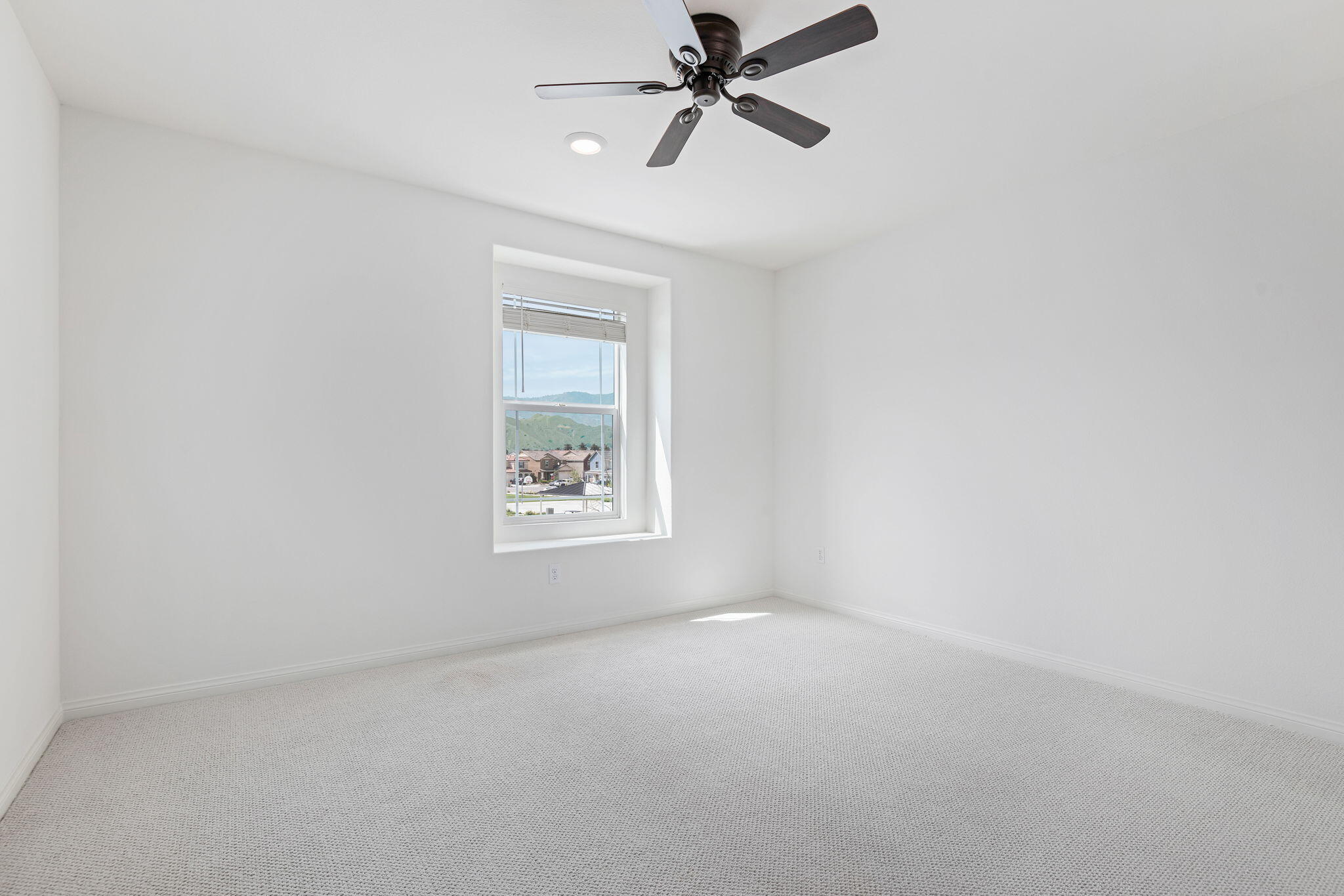 2171 Moro Way Santa Paula, CA 93060 - Photo 23 of 57 Bedroom 2