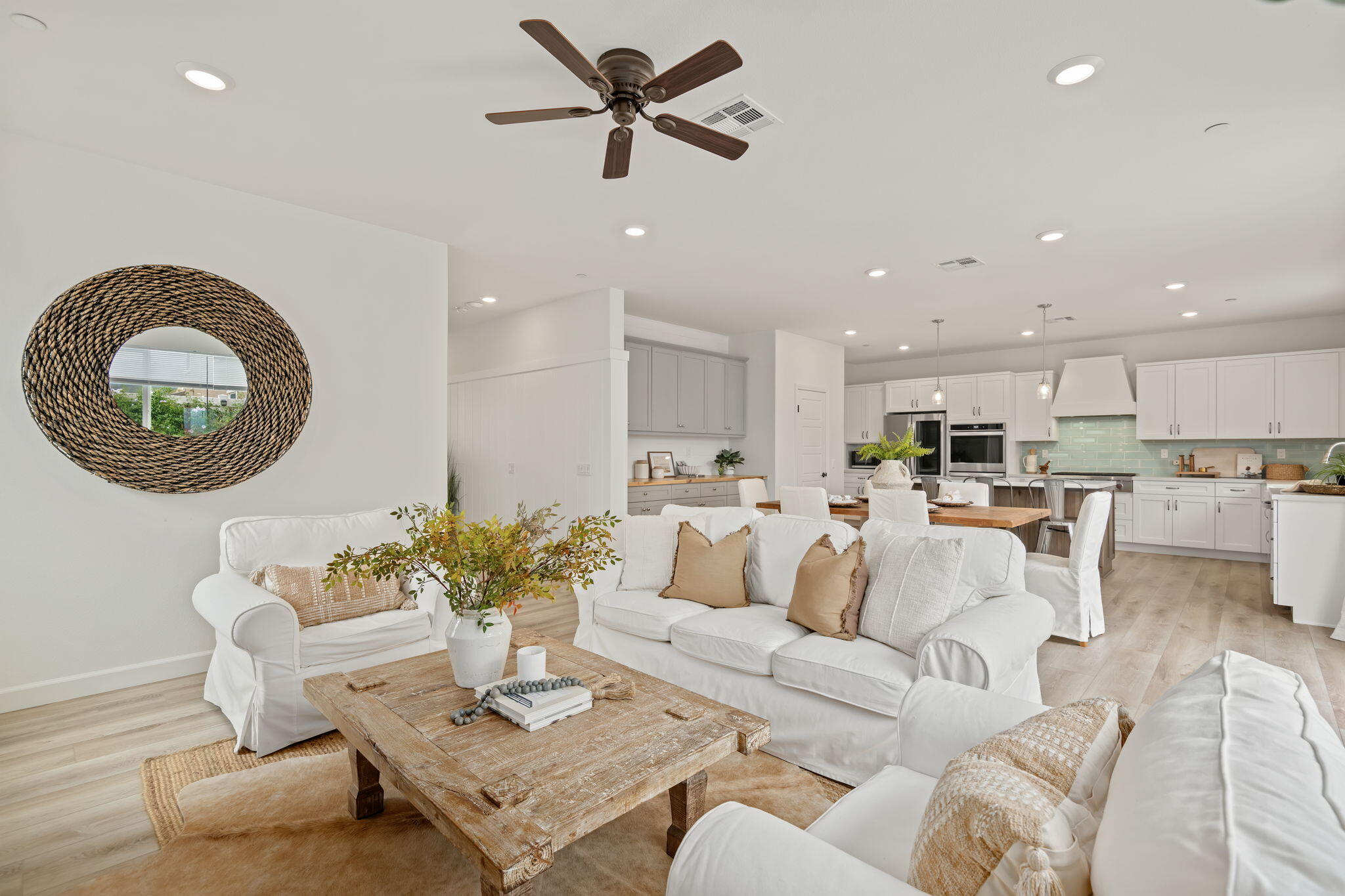 2171 Moro Way Santa Paula, CA 93060 - Photo 6 of 57 Family Room