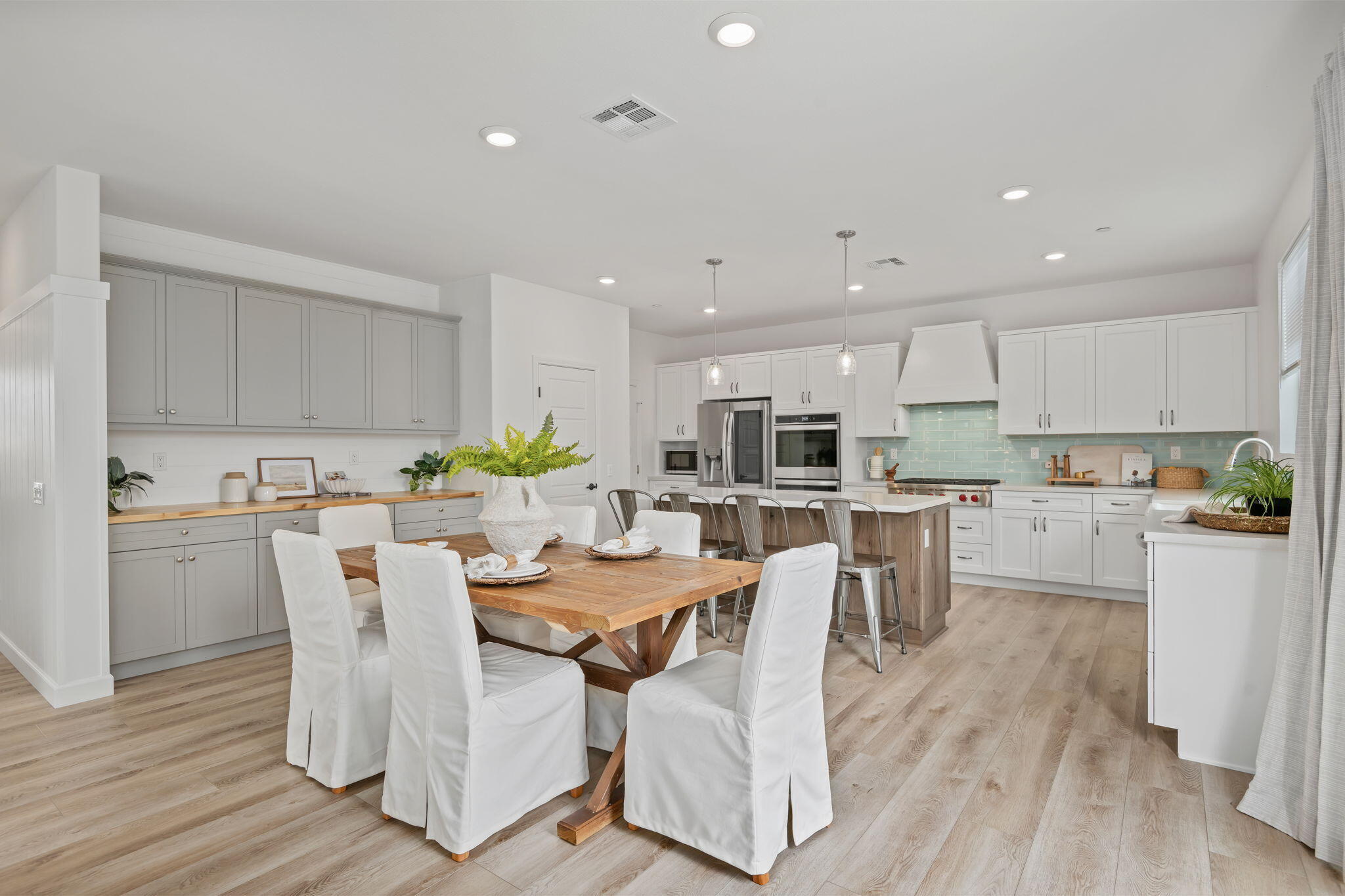 2171 Moro Way Santa Paula, CA 93060 - Photo 8 of 57 Dining