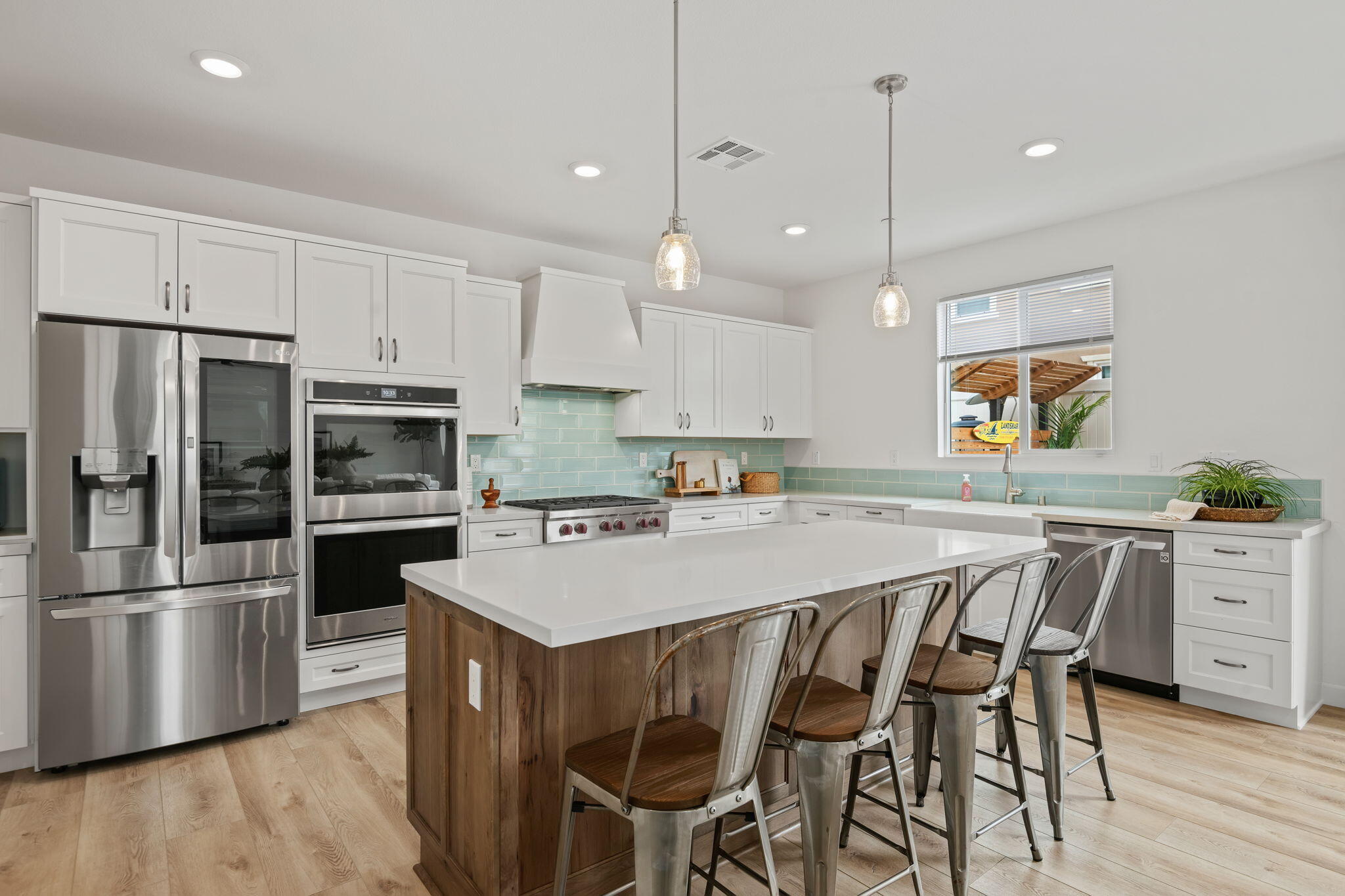2171 Moro Way Santa Paula, CA 93060 - Photo 10 of 57 Kitchen