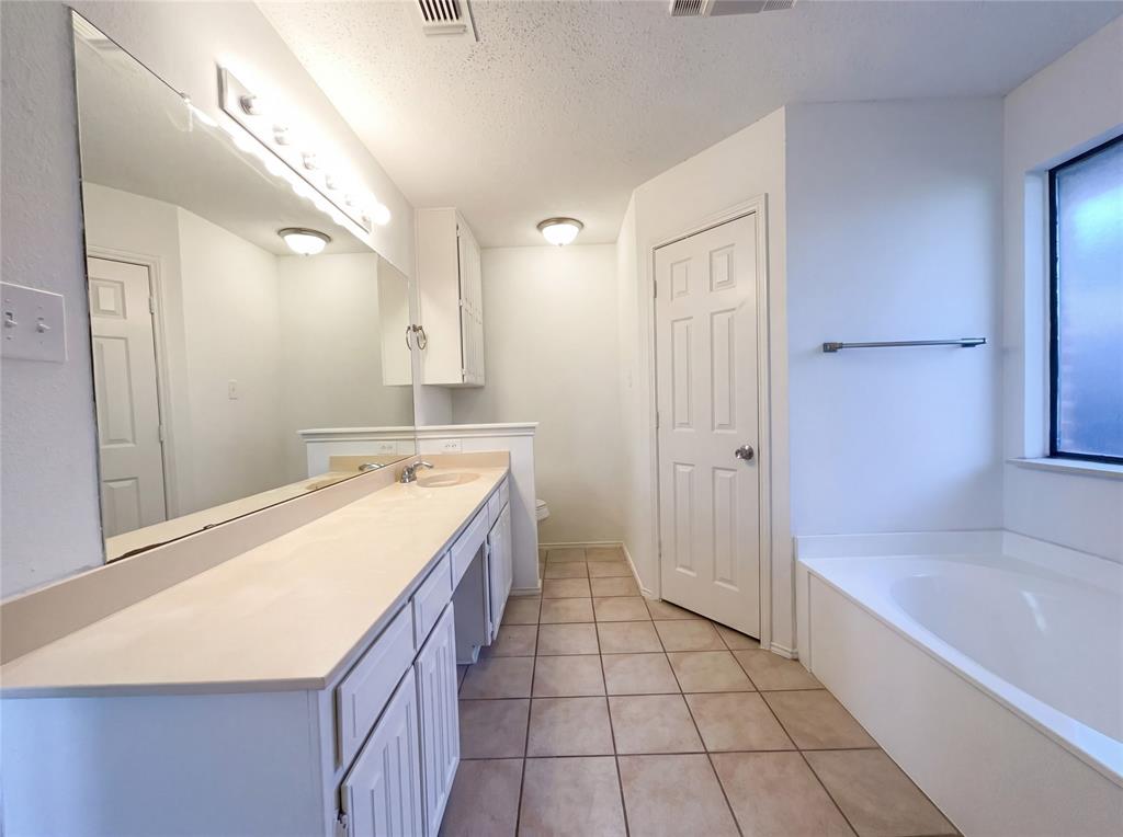 709 Sandy Trail Fort Worth, TX 76120 - Photo 6 of 17