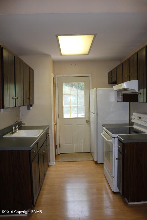 324 Brier Crest Road Blakeslee, PA 18610 - Photo 2 of 27 Kitchen