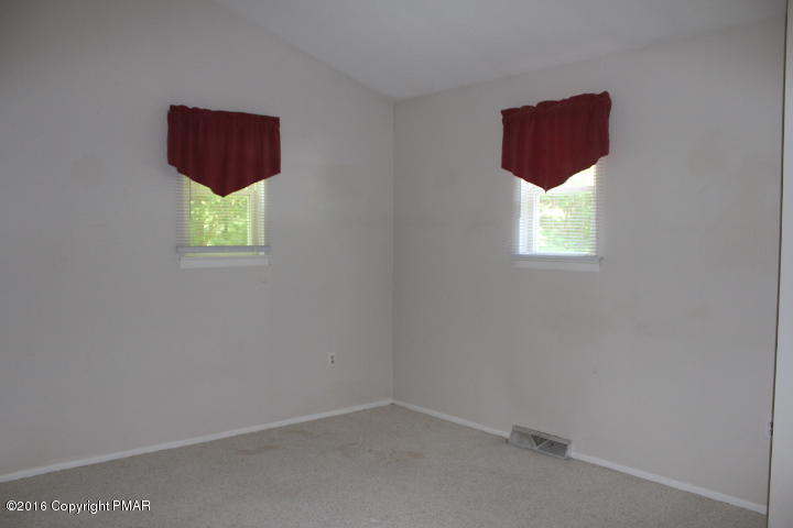 324 Brier Crest Road Blakeslee, PA 18610 - Photo 10 of 27 Bedroom 1