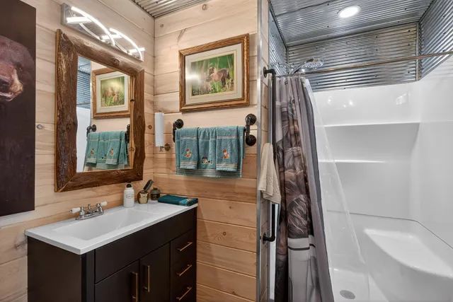 $465,000 | 6418 Kennedy Road, Munith, MI 49259