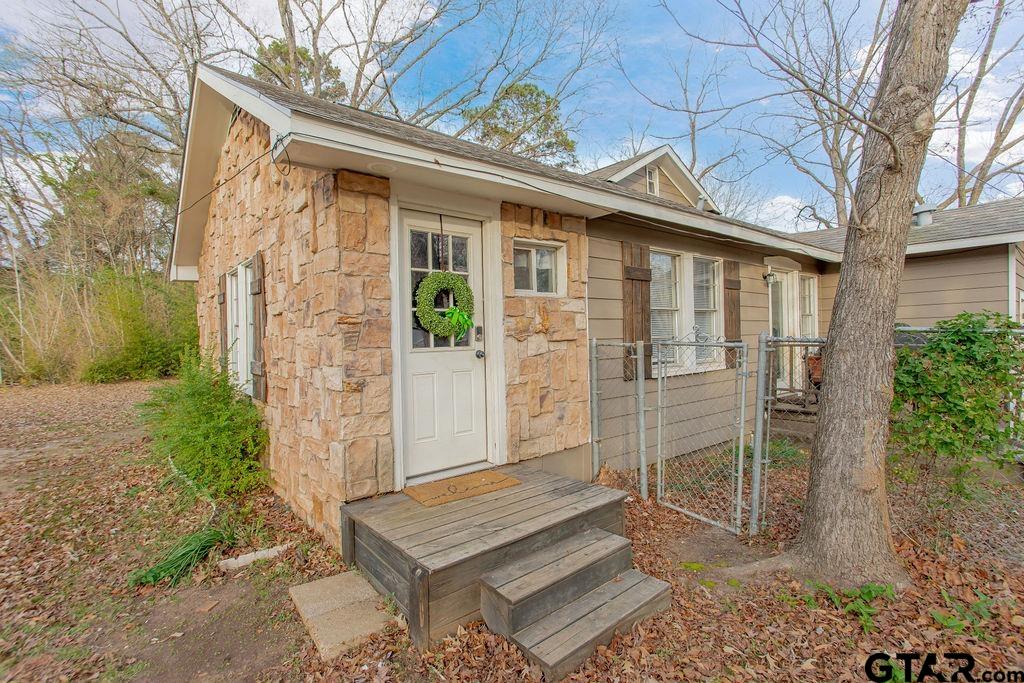 508 North Tyler Street Big Sandy, TX 75755 - Photo 4 of 27