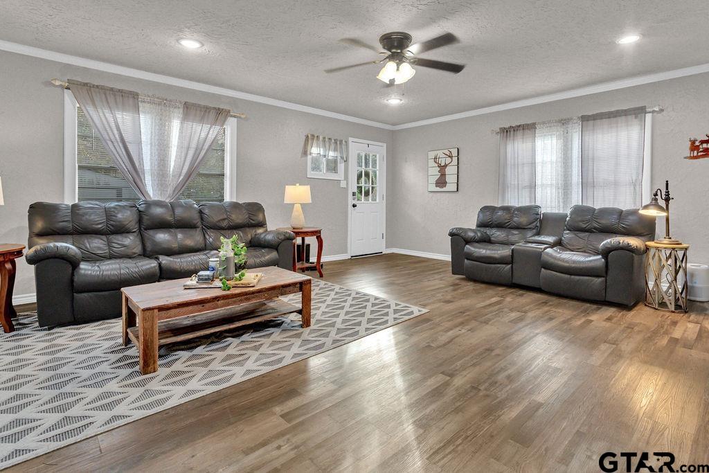 508 North Tyler Street Big Sandy, TX 75755 - Photo 7 of 27