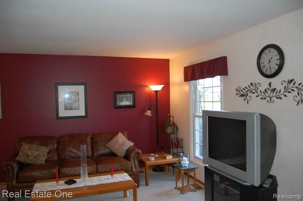 6875 Rickett Road Brighton, MI 48116 - Photo 11 of 28