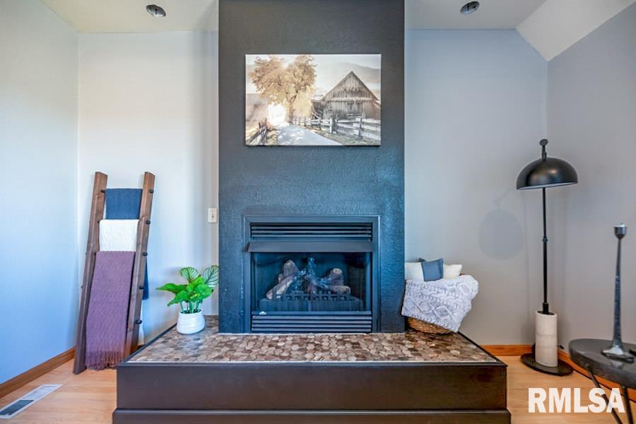 12451 South Valley Road Princeville, IL 61559 - Photo 12 of 40