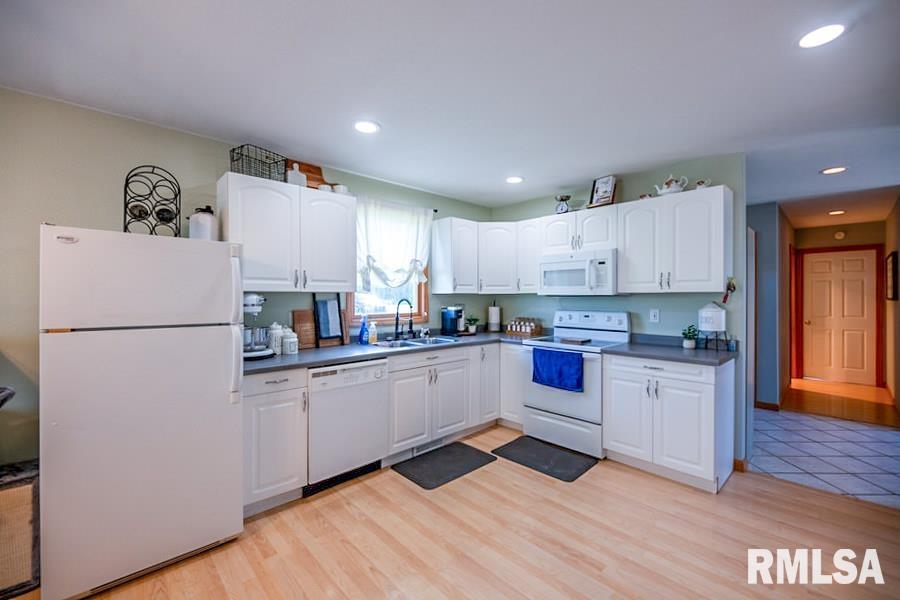 12451 South Valley Road Princeville, IL 61559 - Photo 15 of 40