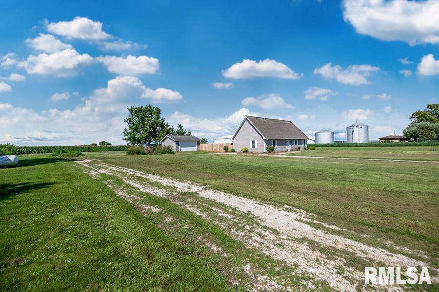 12451 South Valley Road Princeville, IL 61559 - Photo 2 of 40