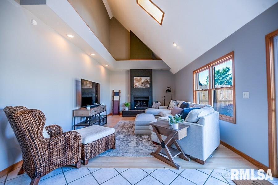 12451 South Valley Road Princeville, IL 61559 - Photo 9 of 40