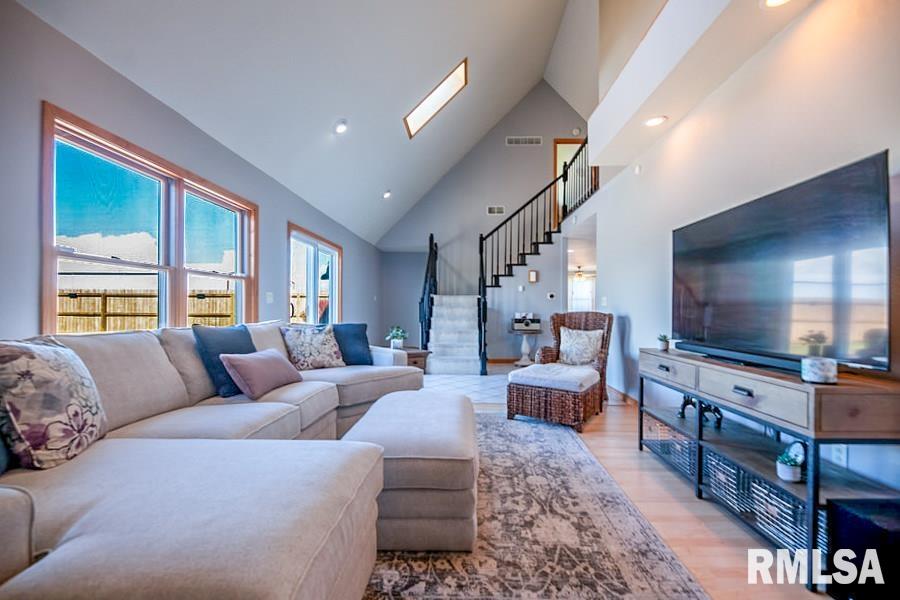 12451 South Valley Road Princeville, IL 61559 - Photo 10 of 40