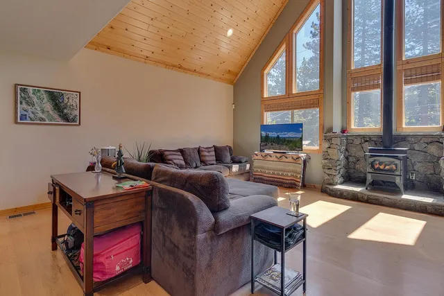 $1,375,000 | 4121 North Lake Boulevard, Carnelian Bay, CA 96140