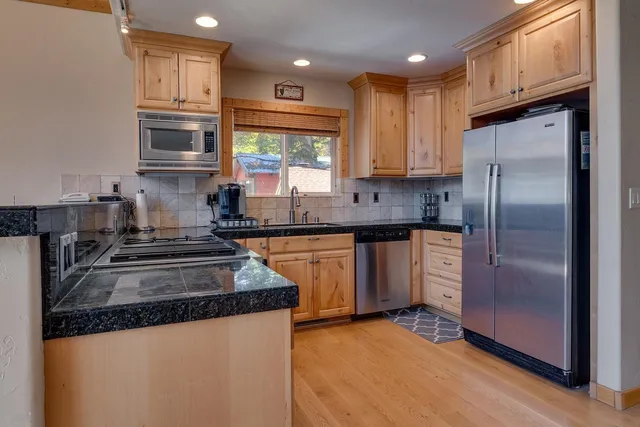 $1,375,000 | 4121 North Lake Boulevard, Carnelian Bay, CA 96140