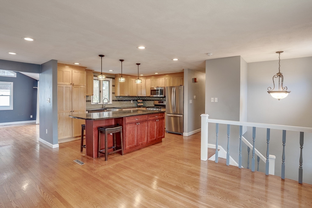 20 Footpath Road Chelmsford, MA 01824 - Photo 8 of 36 Gallery Image 8
