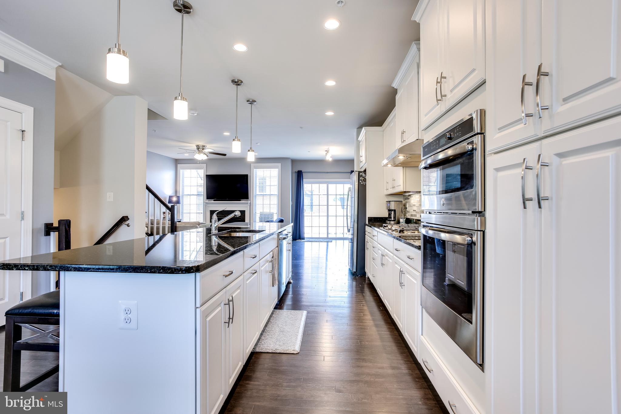 2546 Cherry Tree Road Hanover, MD 21076 - Photo 4 of 32 5 burner gas range