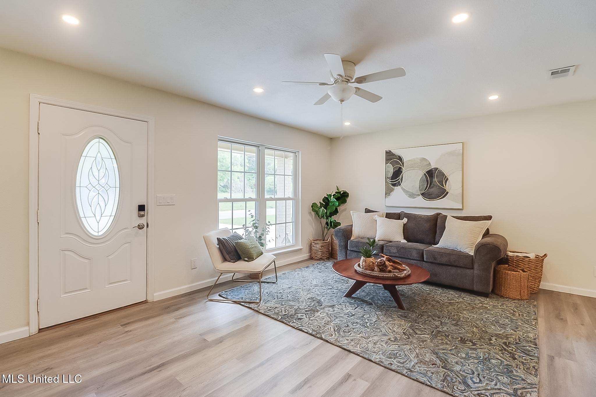 151 Locust Drive D'Iberville, MS 39540 - Photo 3 of 26 3