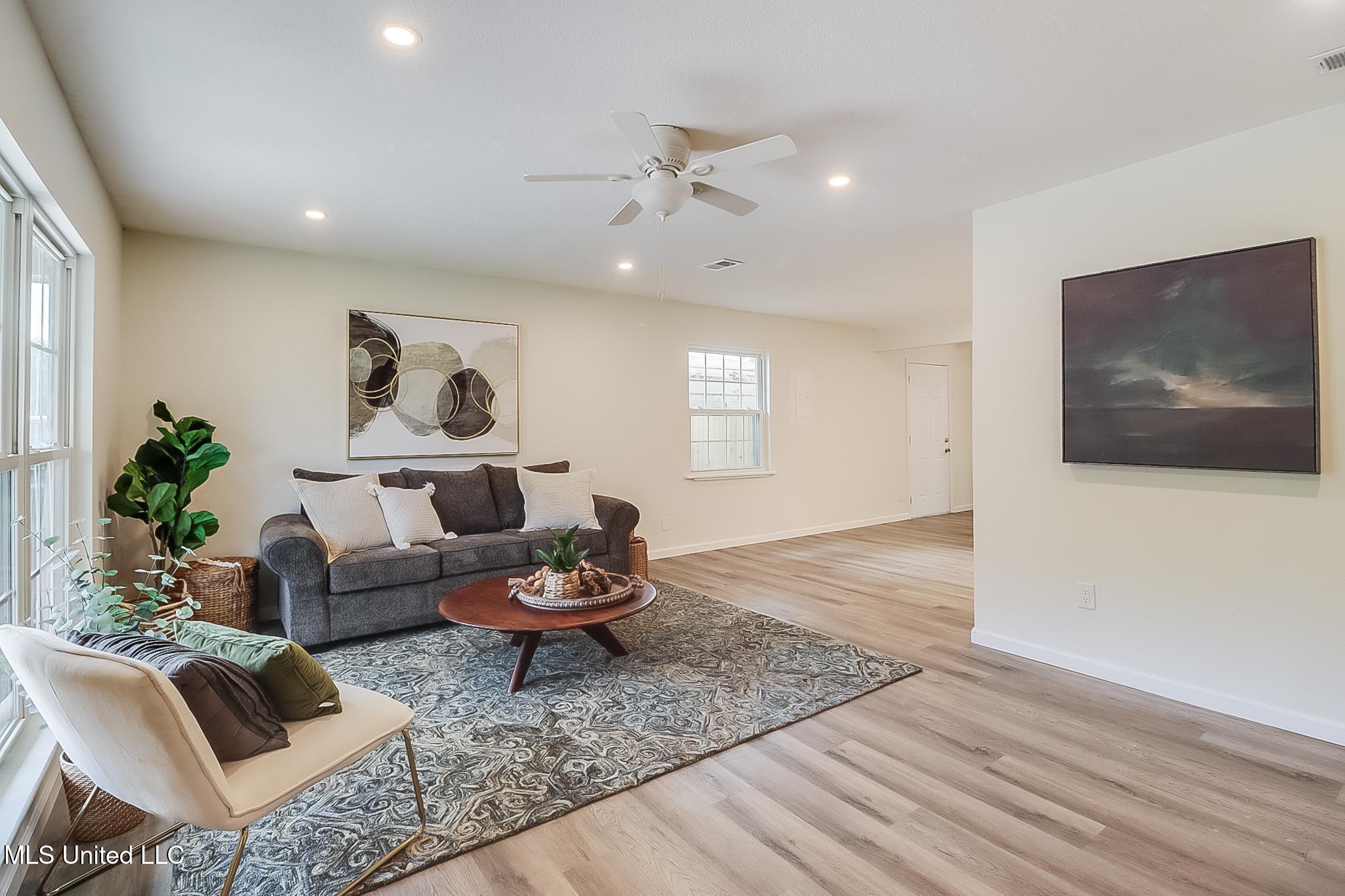 151 Locust Drive D'Iberville, MS 39540 - Photo 4 of 26 4