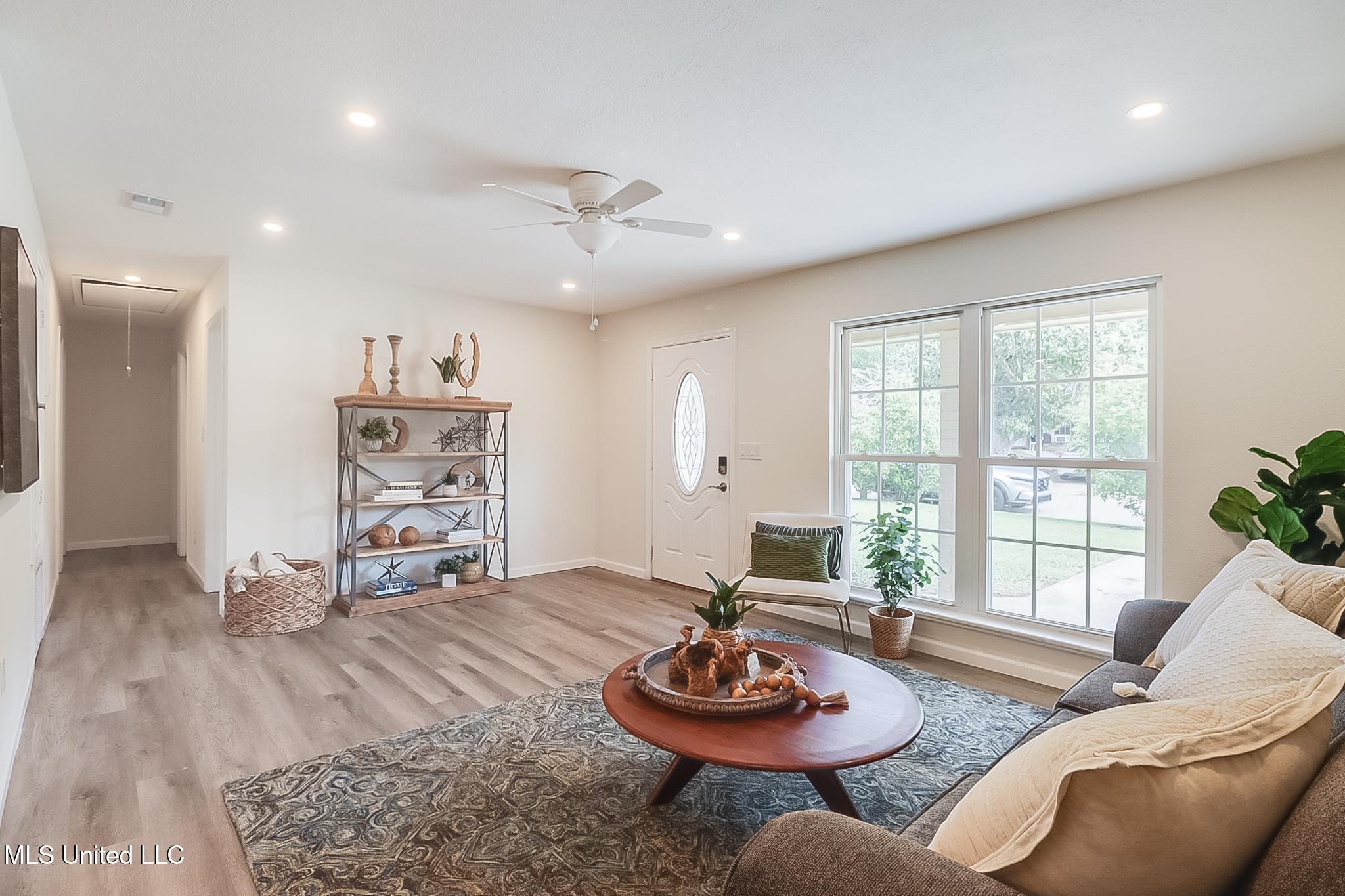 151 Locust Drive D'Iberville, MS 39540 - Photo 5 of 26 5