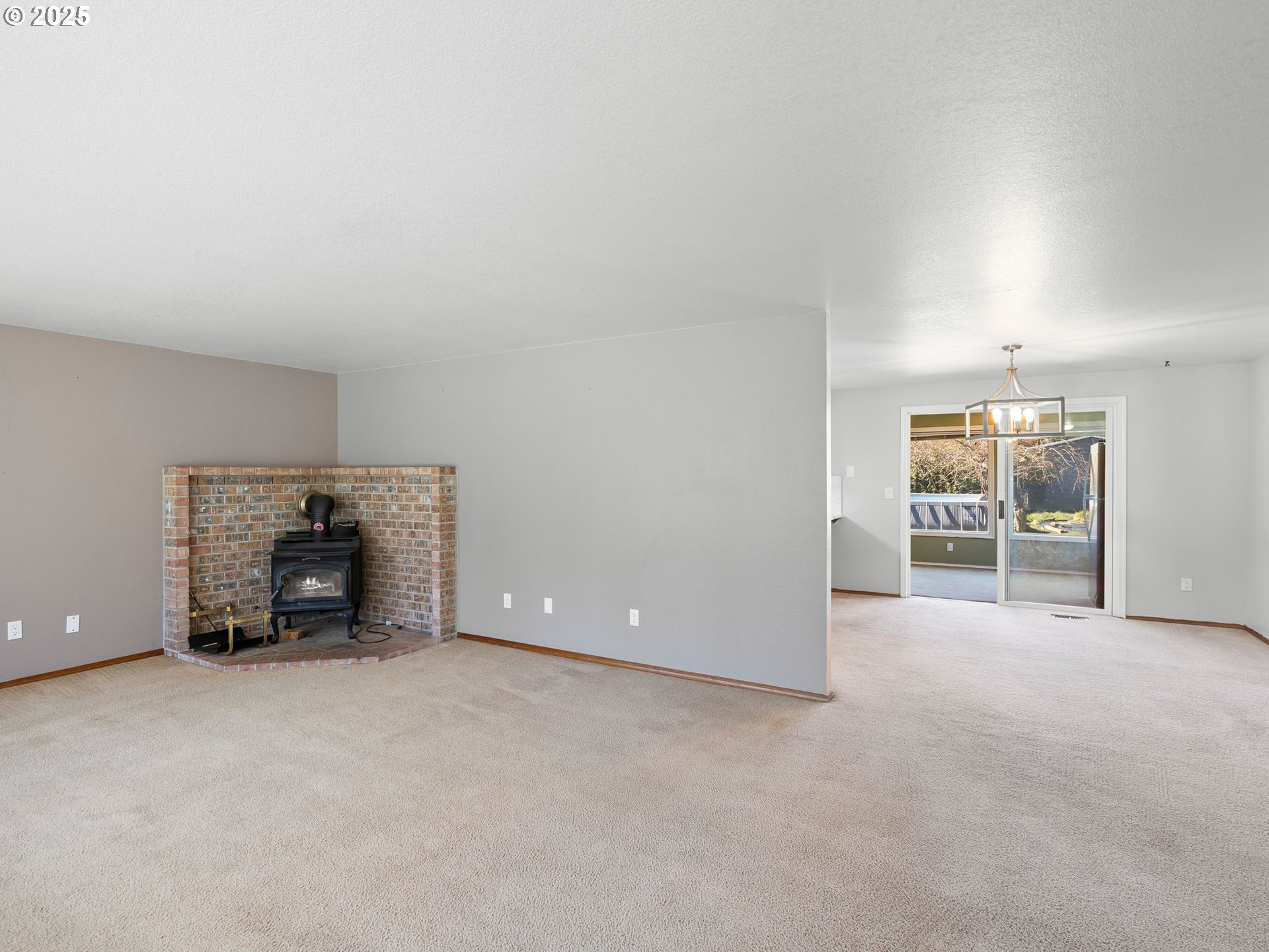 2142 Lewis River Road Woodland, WA 98674 - Photo 4 of 33 Gallery Image 4