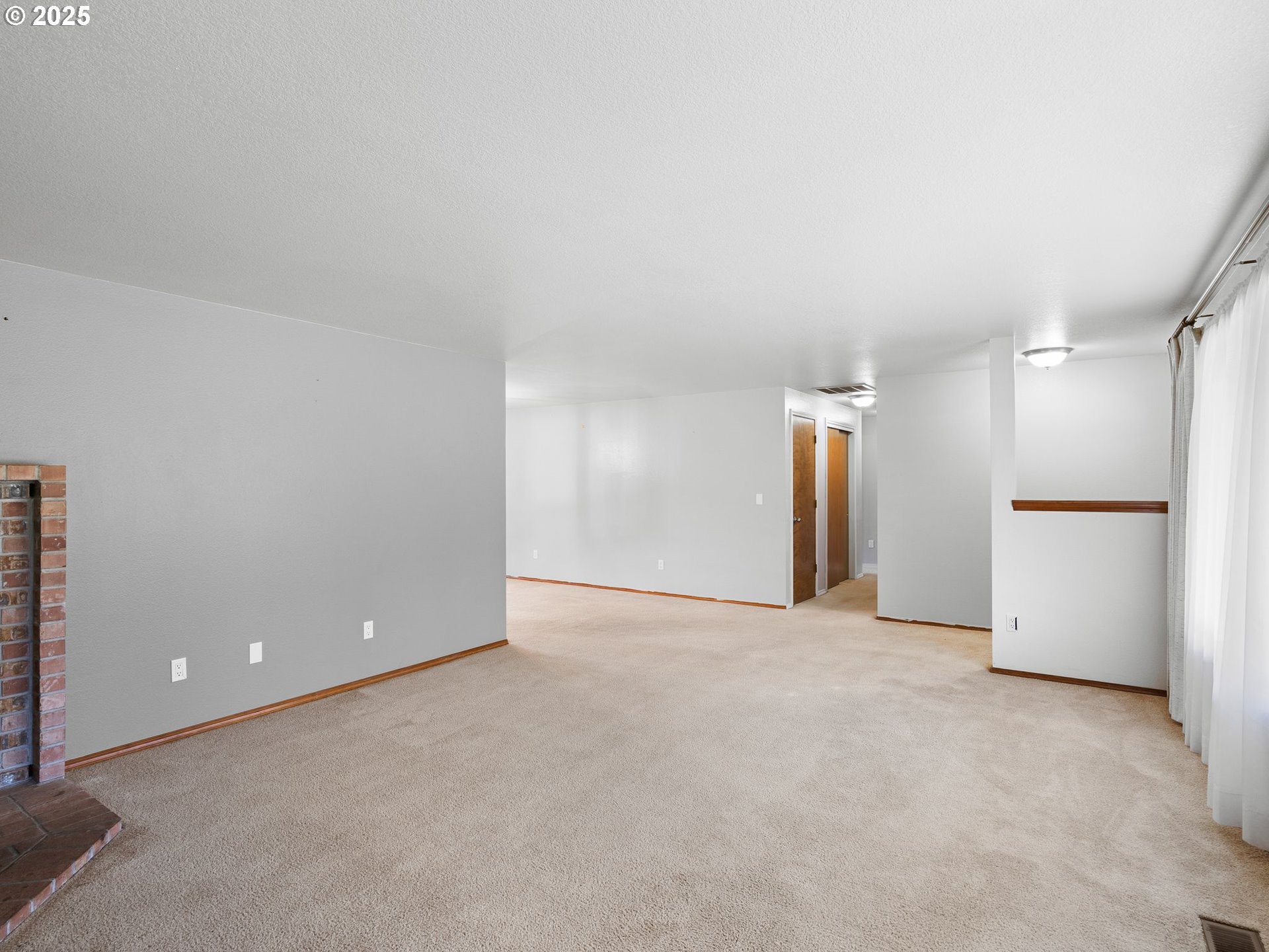 2142 Lewis River Road Woodland, WA 98674 - Photo 5 of 33 Gallery Image 5