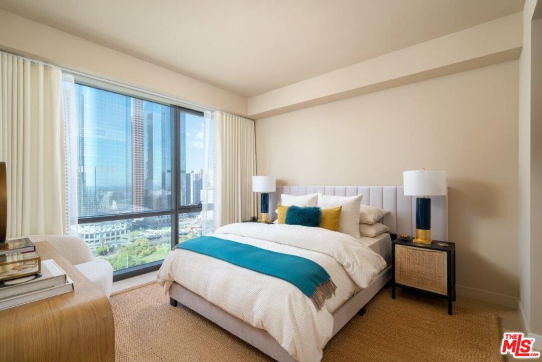 400 South Broadway, Unit 809 Los Angeles, CA 90013 - Photo 3 of 12