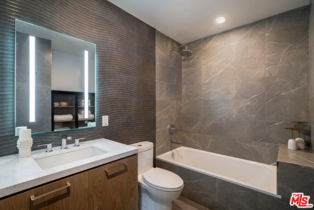 400 South Broadway, Unit 809 Los Angeles, CA 90013 - Photo 5 of 12