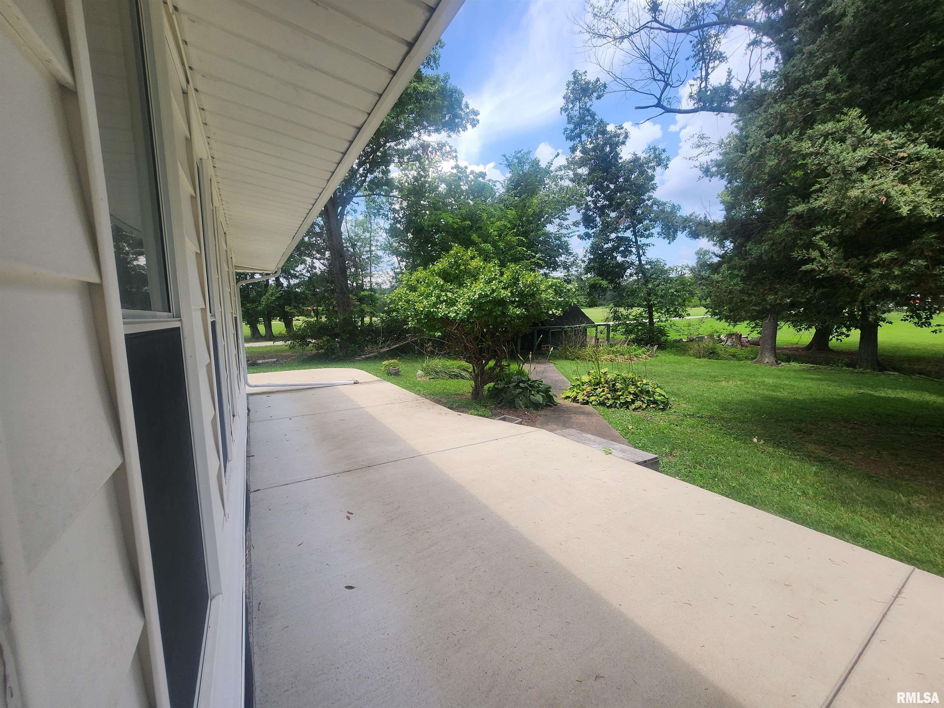 7655 Hardscrabble Road Du Quoin, IL 62832 - Photo 12 of 38 Gallery Image 12