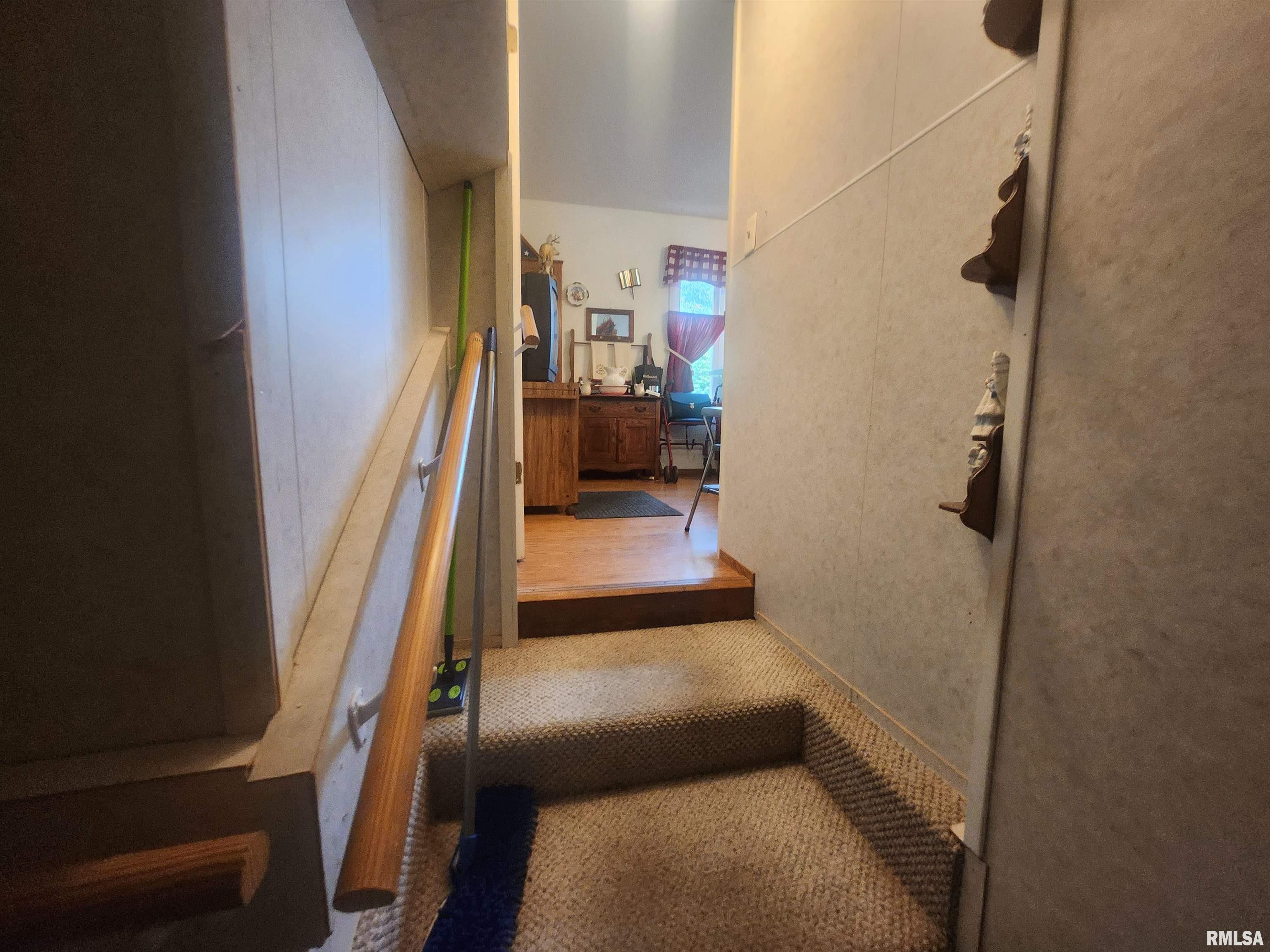 7655 Hardscrabble Road Du Quoin, IL 62832 - Photo 19 of 38 Gallery Image 19