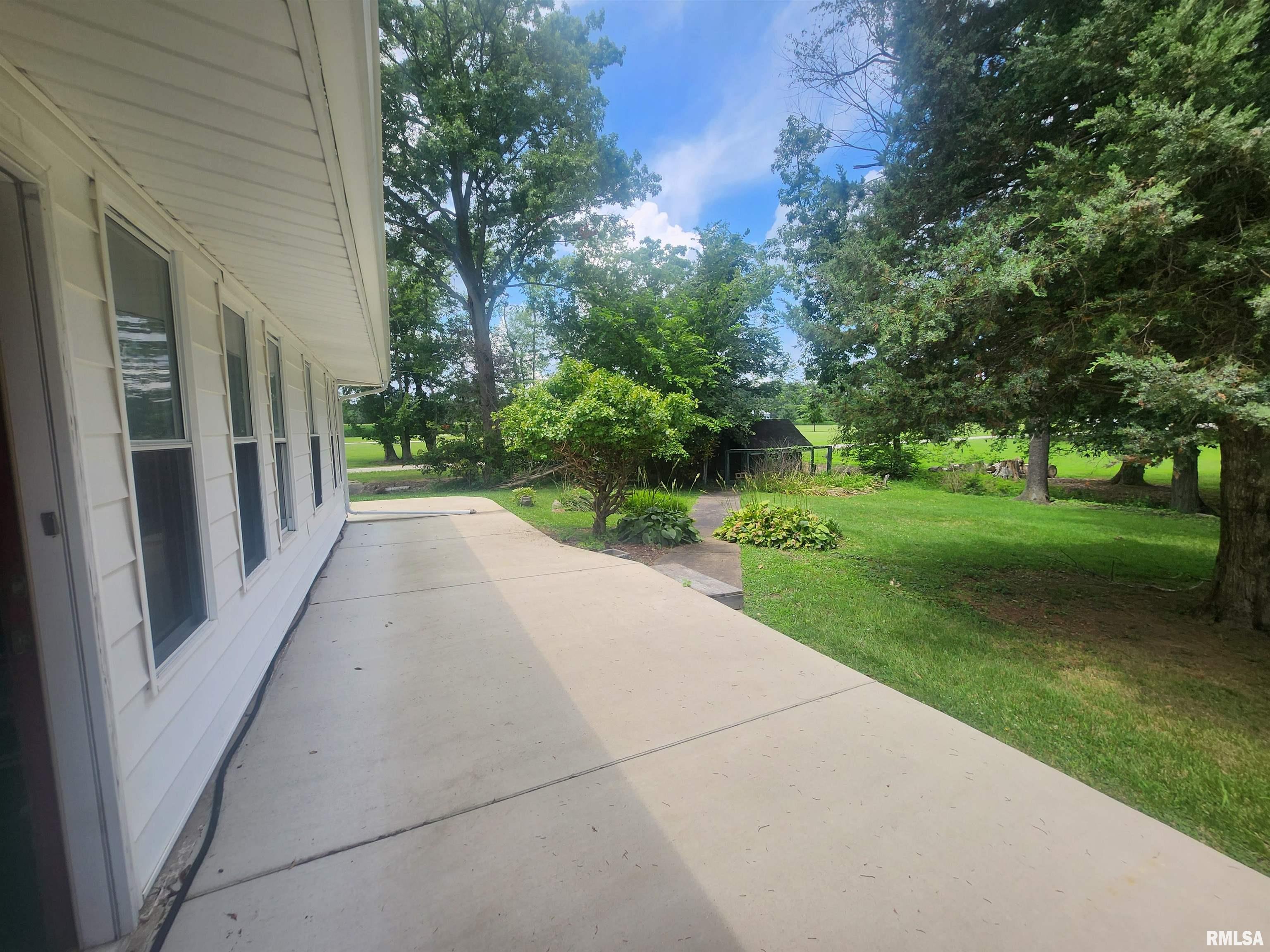 7655 Hardscrabble Road Du Quoin, IL 62832 - Photo 8 of 38 Gallery Image 8