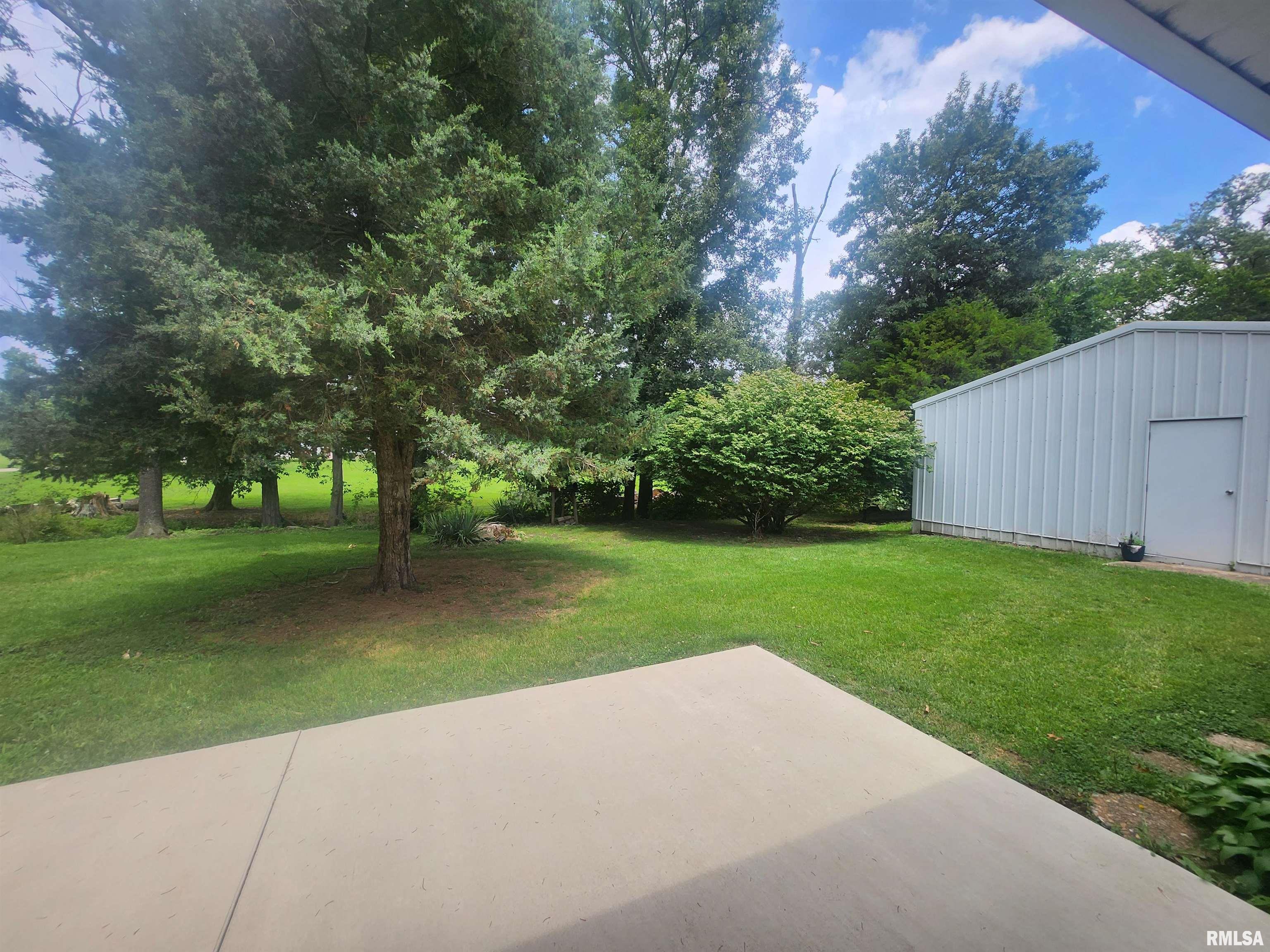 7655 Hardscrabble Road Du Quoin, IL 62832 - Photo 10 of 38 Gallery Image 10