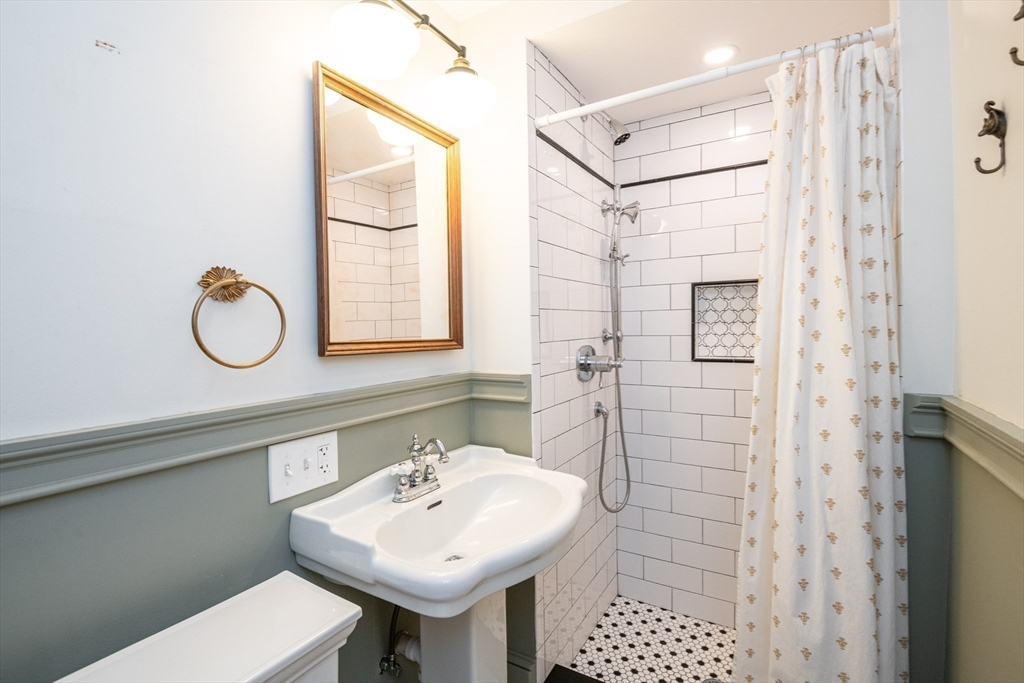 34 Lowell Road North Reading, MA 01864 - Photo 17 of 42 Gallery Image 17