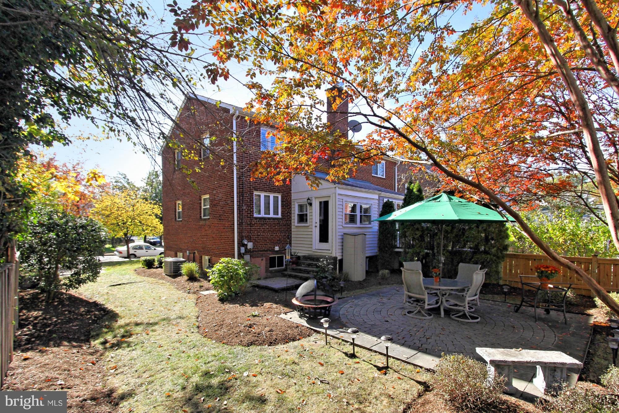 216 East Spring Street Alexandria, VA 22301 - Photo 25 of 30 Large space perfect for entertaining