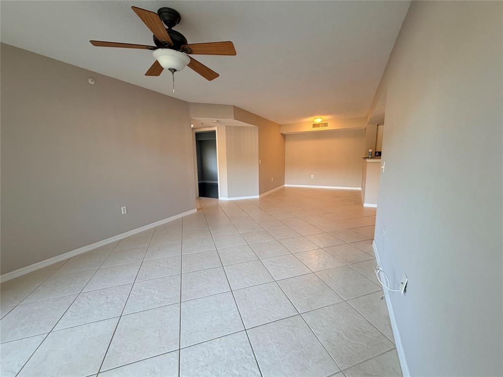 5025 Wiles Road, Unit 101 Coconut Creek, FL 33073 - Photo 4 of 27