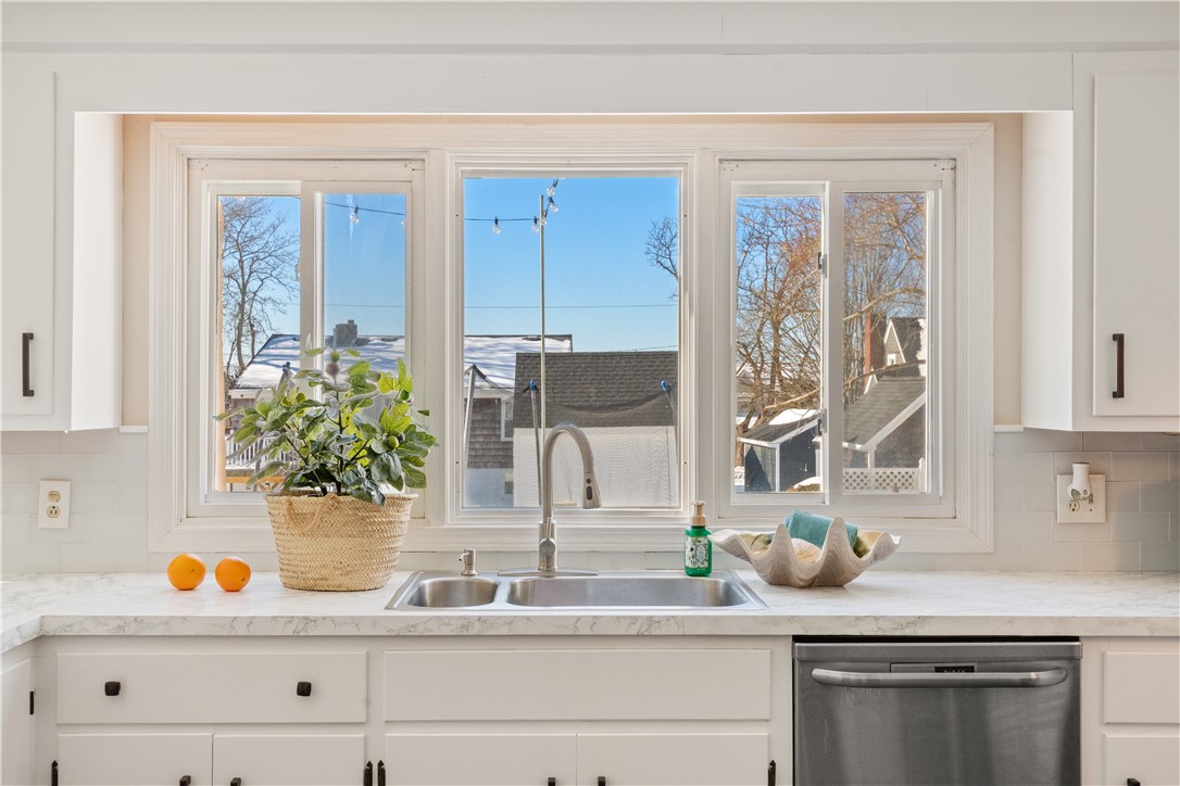 11 O Donnell Road Middletown, RI 02842 - Photo 13 of 43