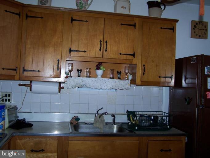 9133 Covered Bridge Road Parkville, MD 21234 - Photo 7 of 16 Kitchen #3