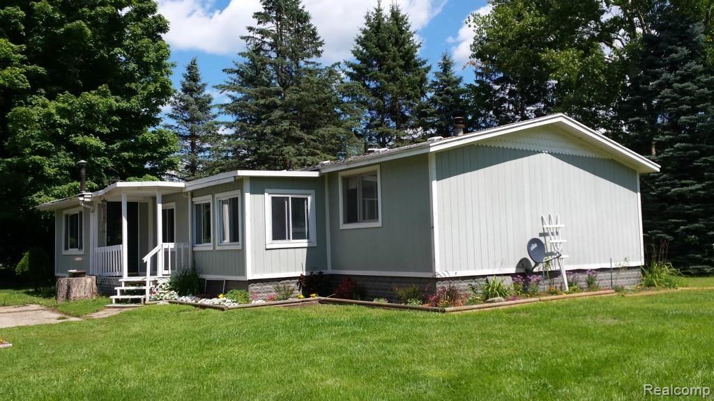 15200 Livermore Road Pinckney, MI 48169 - Photo 1 of 15 15200 livermore side.jpg