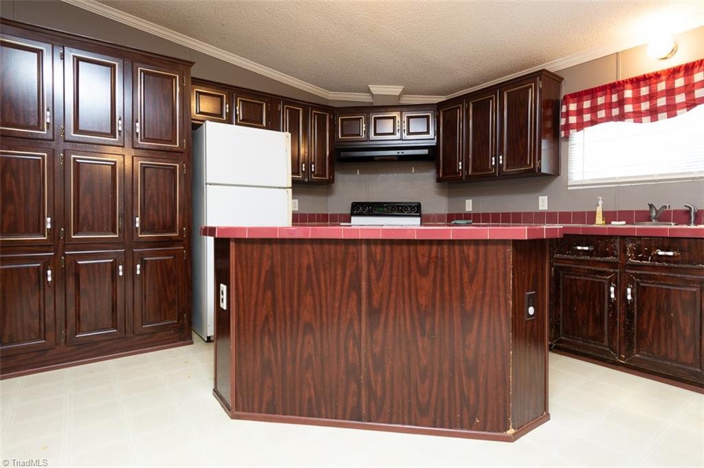 617 Johnny Bowman Road Mount Airy, NC 27030 - Photo 11 of 19 Gallery Image 11