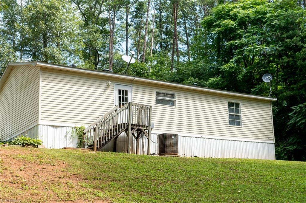 617 Johnny Bowman Road Mount Airy, NC 27030 - Photo 5 of 19 Gallery Image 5
