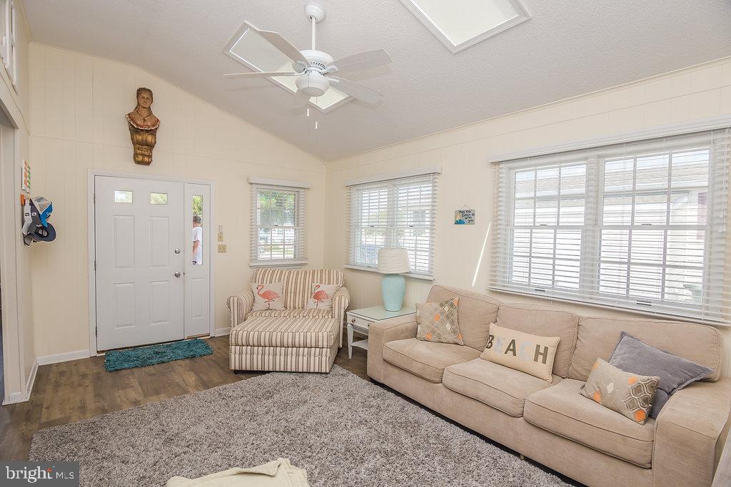 118 Clamshell Road Ocean City, MD 21842 - Photo 9 of 34 Gallery Image 9